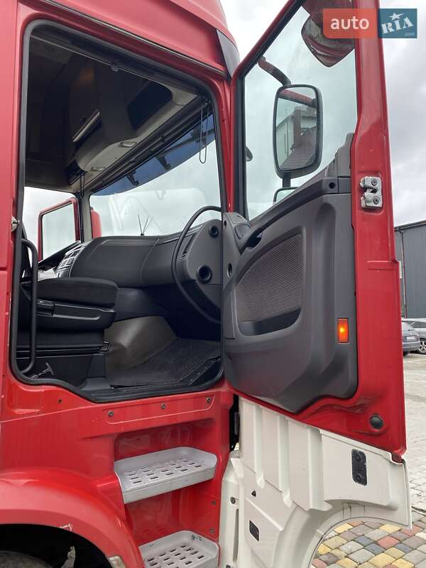 Контейнеровоз DAF XF 2014 в Бродах