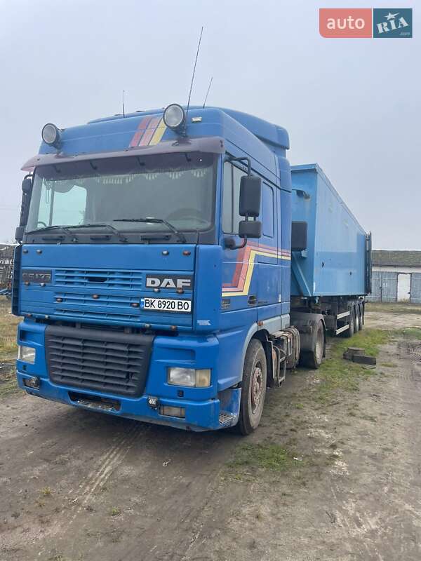 Зерновоз DAF XF 2001 в Дубровиці