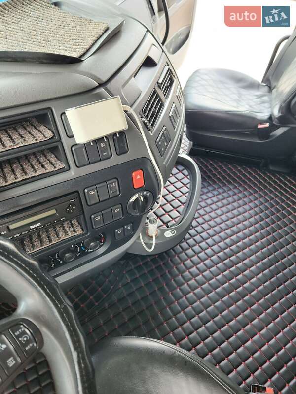 Тягач DAF XF 2014 в Ромнах