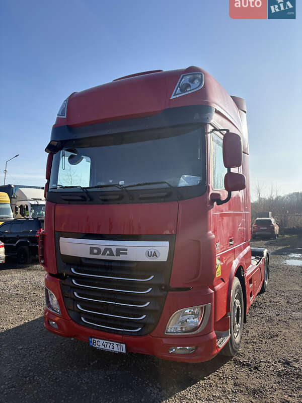 Тягач DAF XF 2015 в Львове