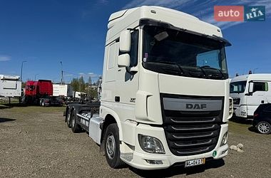 Контейнеровоз DAF XF 2017 в Черновцах