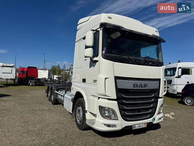 Контейнеровоз DAF XF 2017 в Черновцах