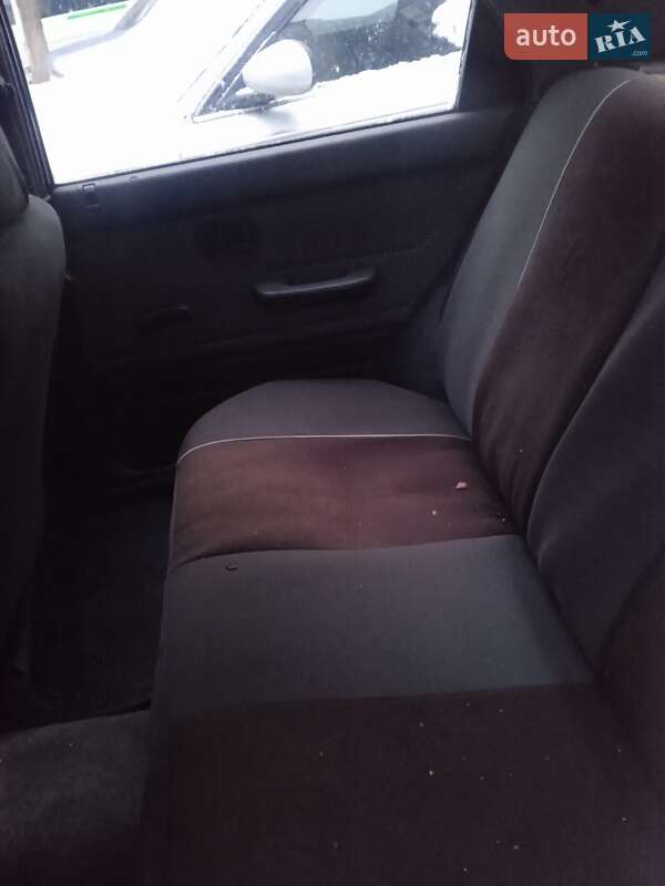 Седан Daihatsu Applause 1991 в Шептицькому