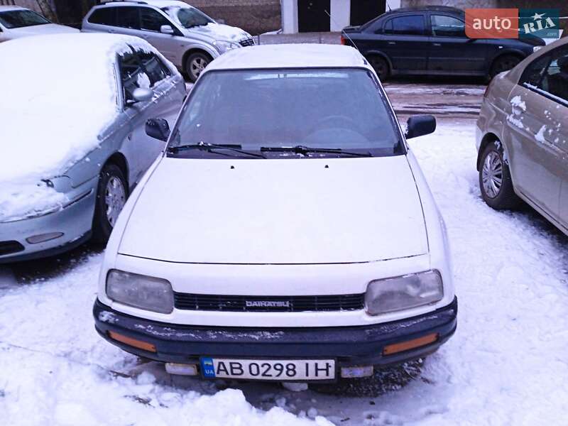 Седан Daihatsu Applause 1991 в Шептицькому