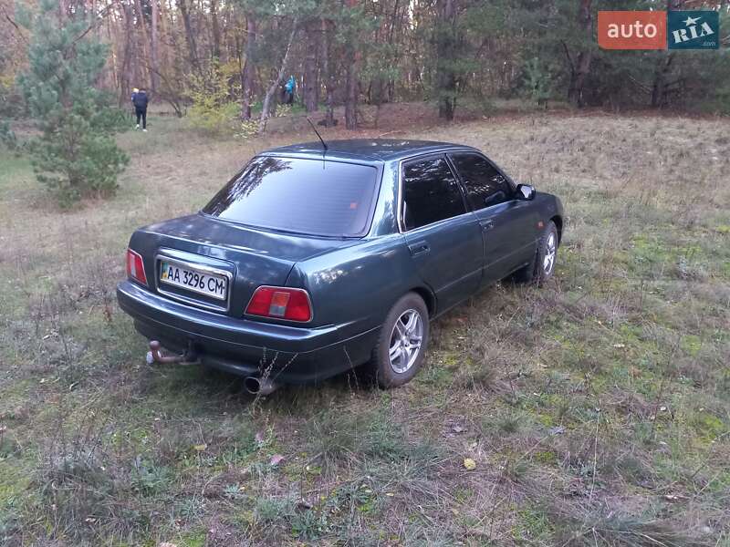 Седан Daihatsu Applause 1990 в Дніпрі