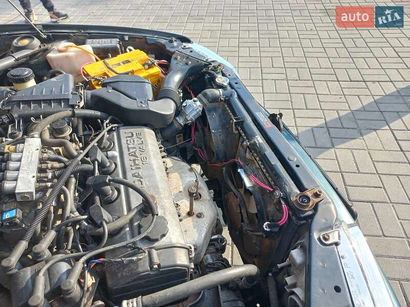Седан Daihatsu Applause 1990 в Дніпрі