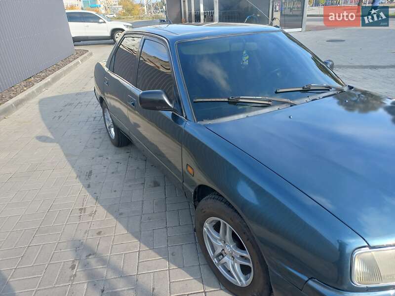 Седан Daihatsu Applause 1990 в Дніпрі