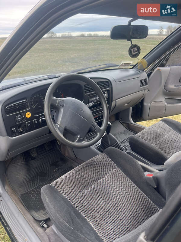 Ліфтбек Daihatsu Applause 1999 в Немовичах