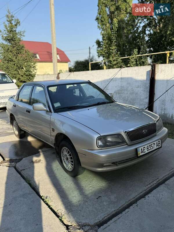 Лифтбек Daihatsu Applause 1999 в Днепре