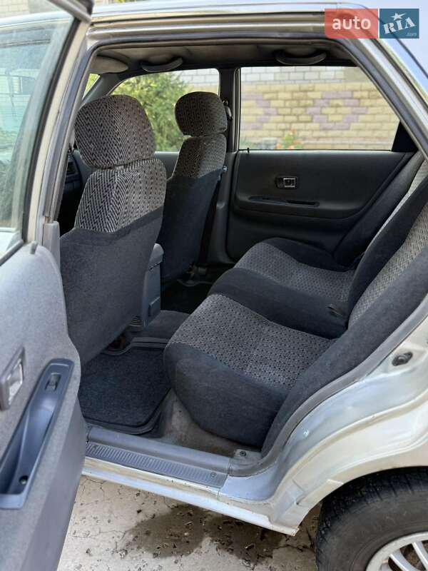 Лифтбек Daihatsu Applause 1999 в Днепре