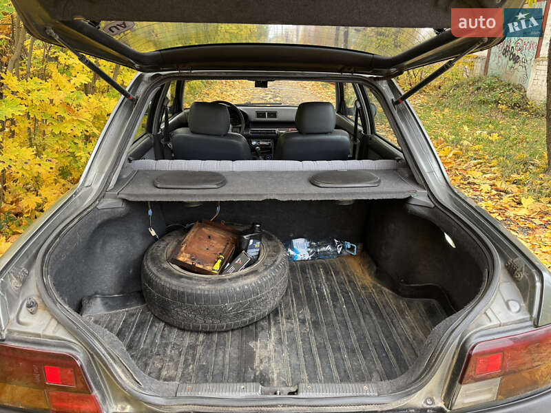 Лифтбек Daihatsu Applause 1991 в Киеве