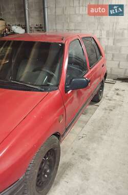 Хэтчбек Daihatsu Charade 1990 в 