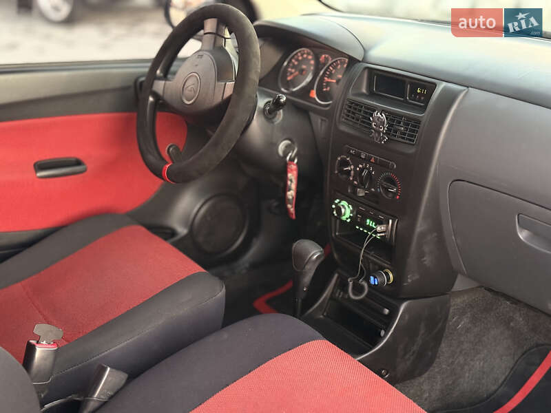 Купе Daihatsu Cuore 2006 в Львові