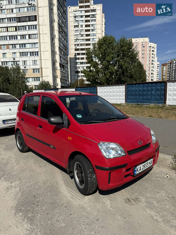 Хэтчбек Daihatsu Cuore 2003 в Киеве