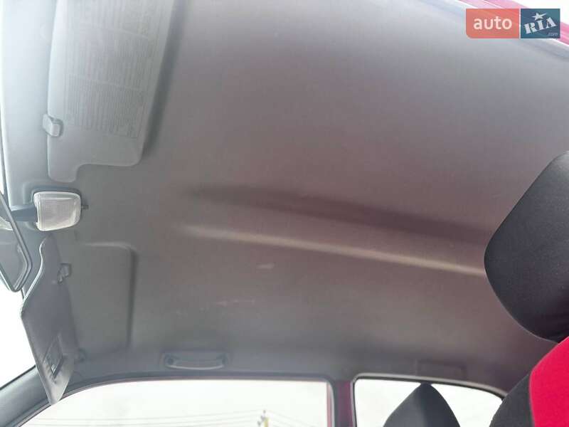 Хэтчбек Daihatsu Cuore 2001 в Борисполе