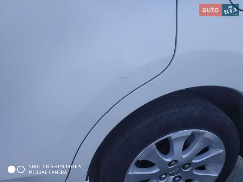 Седан Daihatsu Materia 2008 в Новом Роздоле
