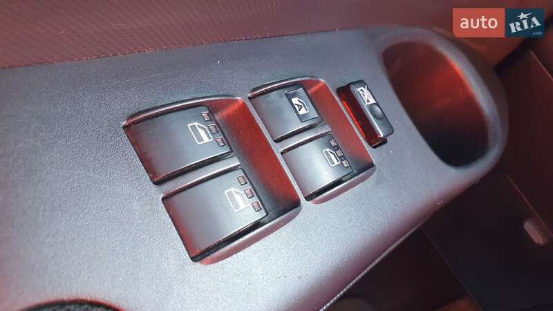 Хетчбек Daihatsu Materia 2007 в Києві