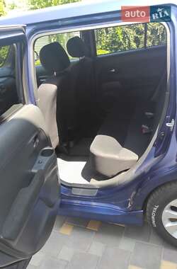 Хэтчбек Daihatsu Materia 2007 в 
