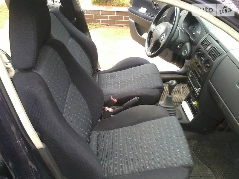 Хетчбек Daihatsu Sirion 2004 в Івано-Франківську