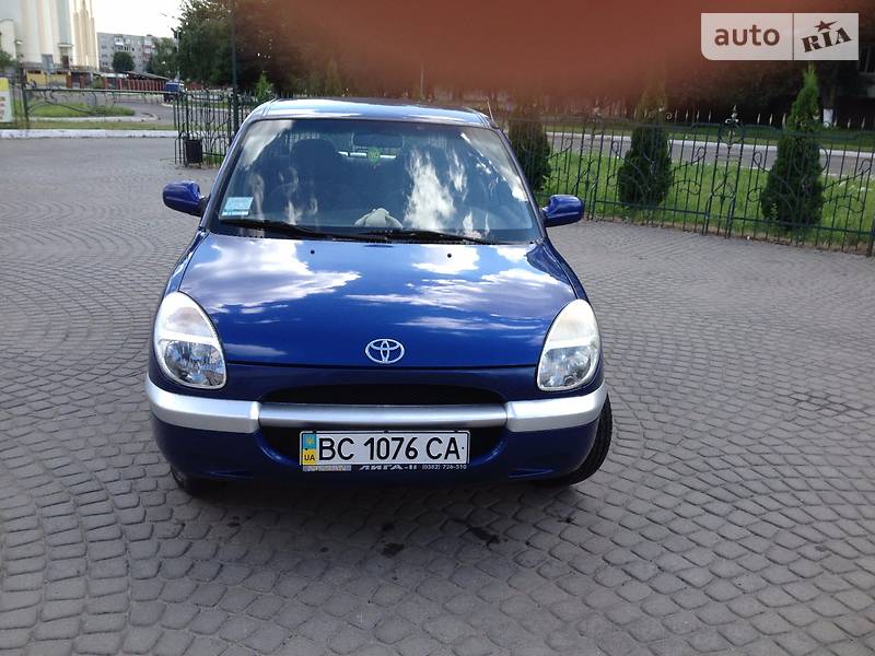 Daihatsu Sirion 1999 года