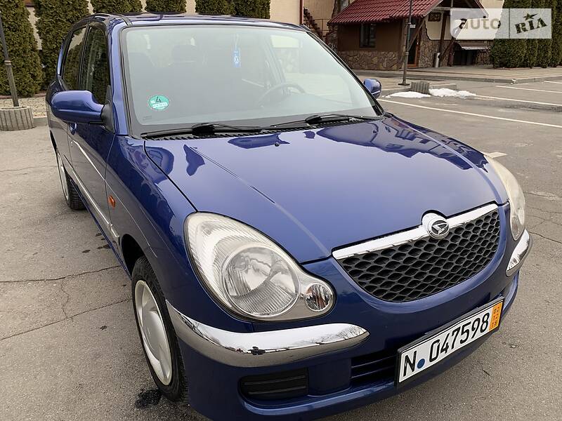 Хэтчбек Daihatsu Sirion 2003 в Тернополе