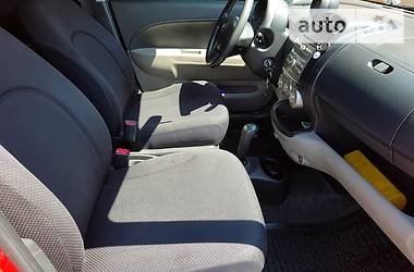 Хэтчбек Daihatsu Sirion 2006 в 