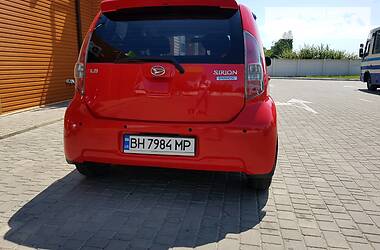 Хэтчбек Daihatsu Sirion 2006 в 