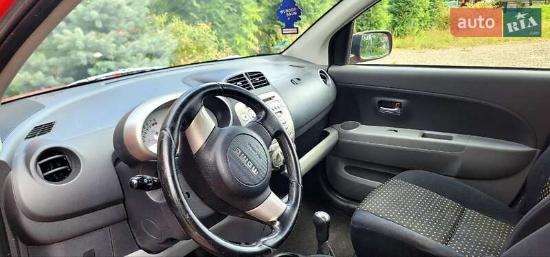 Седан Daihatsu Sirion 2007 в Стрые