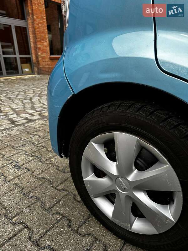 Седан Daihatsu Sirion 2008 в Ирпене