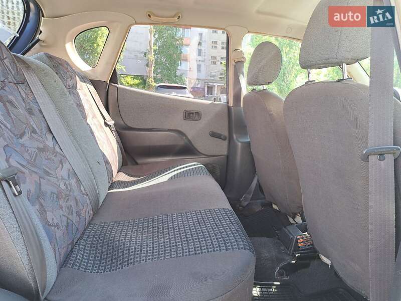 Хэтчбек Daihatsu Sirion 1999 в Николаеве