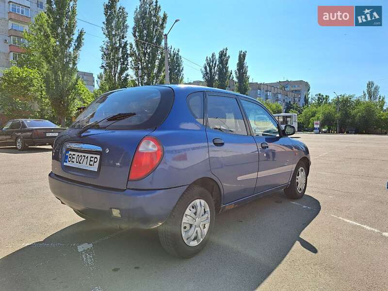 Хэтчбек Daihatsu Sirion 1999 в Николаеве