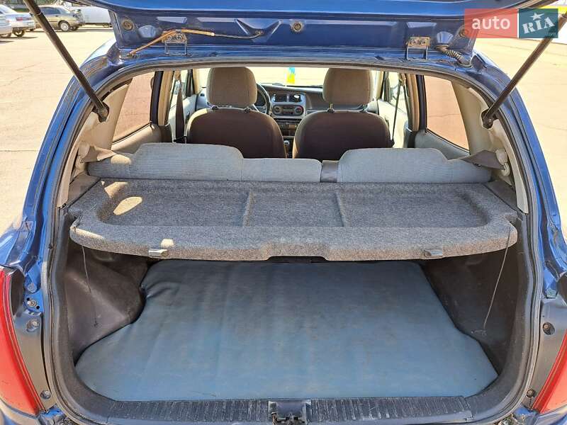 Хэтчбек Daihatsu Sirion 1999 в Николаеве