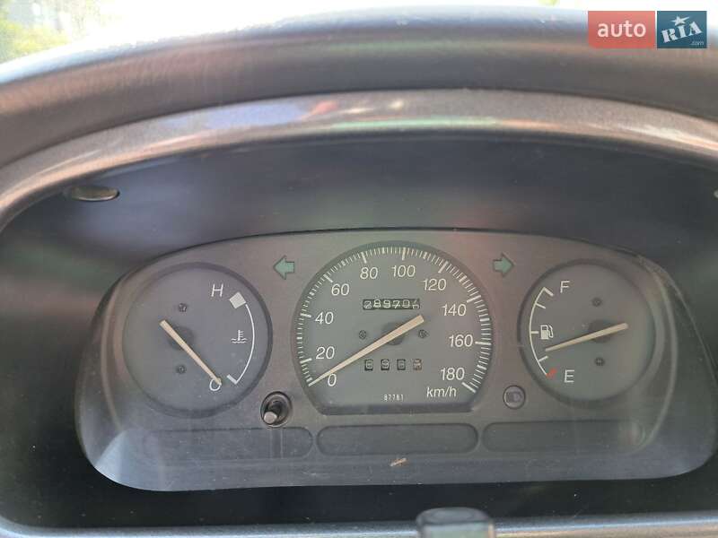 Хэтчбек Daihatsu Sirion 1999 в Николаеве