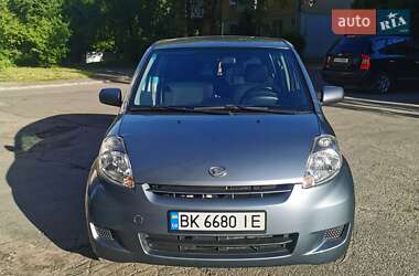 Хэтчбек Daihatsu Sirion 2008 в 