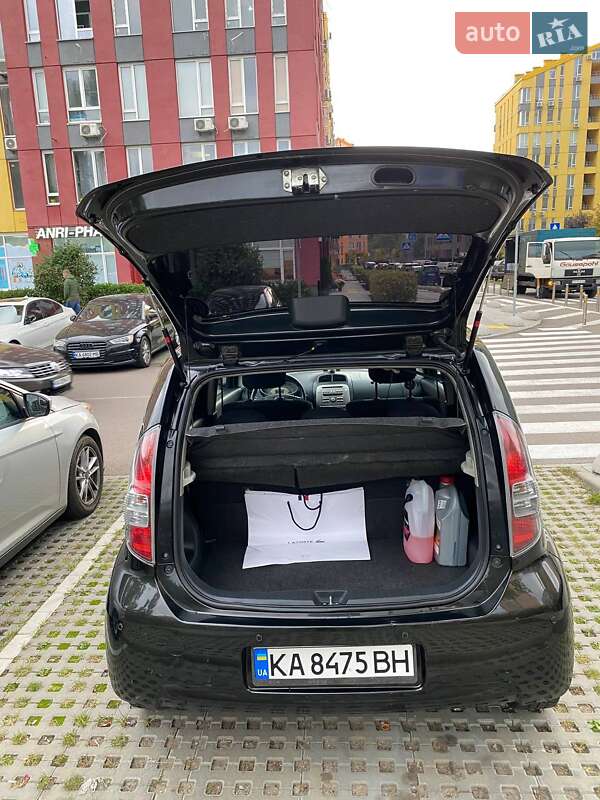 Хэтчбек Daihatsu Sirion 2008 в Киеве