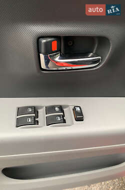 Хэтчбек Daihatsu Sirion 2010 в 
