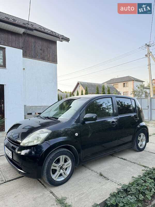 Хэтчбек Daihatsu Sirion 2006 в Черновцах фото 3 Хэтчбек Daihatsu Sirion 2006 в Черновцах