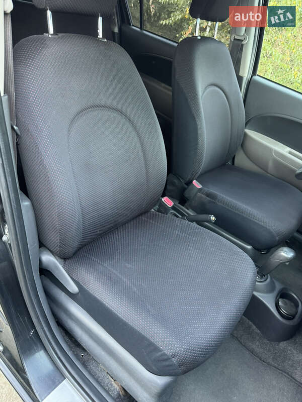 Хэтчбек Daihatsu Sirion 2006 в Черновцах фото 18 Хэтчбек Daihatsu Sirion 2006 в Черновцах