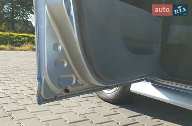 Хэтчбек Daihatsu Sirion 2007 в 