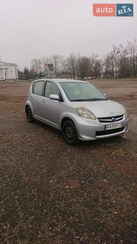 Хетчбек Daihatsu Sirion 2005 в Чугуєві