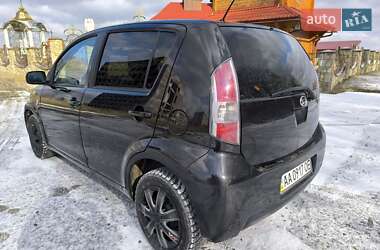 Хэтчбек Daihatsu Sirion 2007 в 