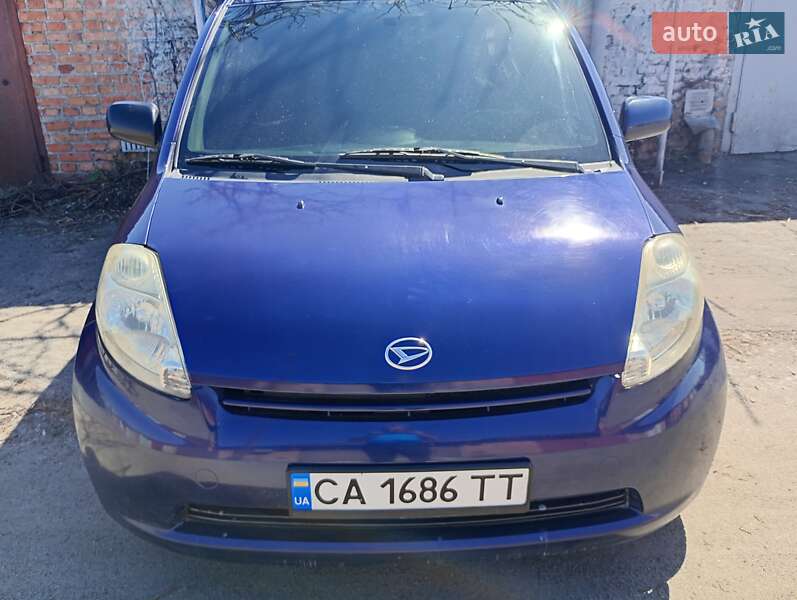 Хэтчбек Daihatsu Sirion 2006 в Миргороде