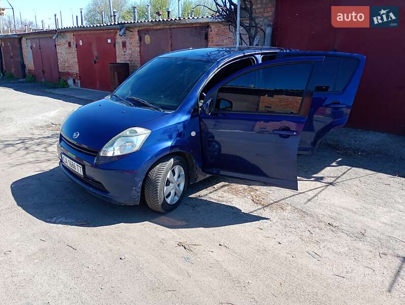 Хэтчбек Daihatsu Sirion 2006 в Миргороде
