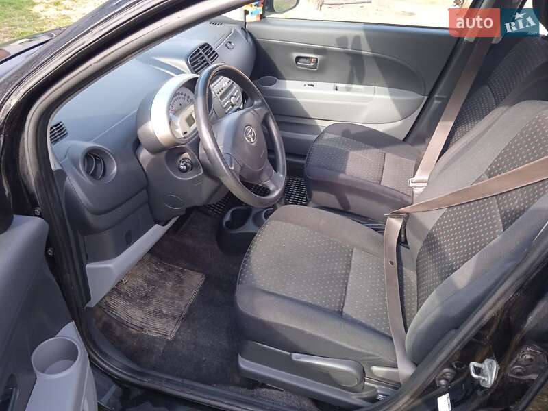 Хэтчбек Daihatsu Sirion 2010 в Тернополе