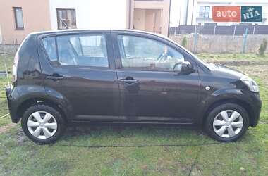 Хетчбек Daihatsu Sirion 2010 в 