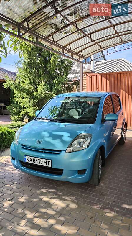 Хетчбек Daihatsu Sirion 2008 в 