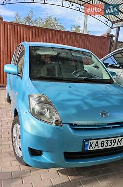 Хетчбек Daihatsu Sirion 2008 в 