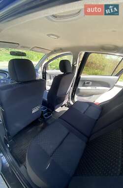 Хэтчбек Daihatsu Sirion 2008 в 