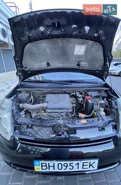 Хэтчбек Daihatsu Sirion 2008 в 