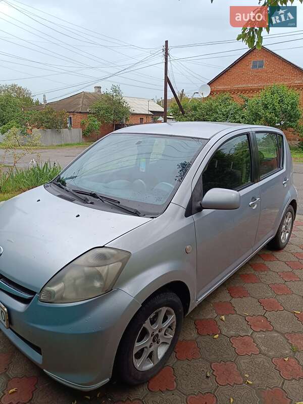 Хетчбек Daihatsu Sirion 2005 в Чугуєві
